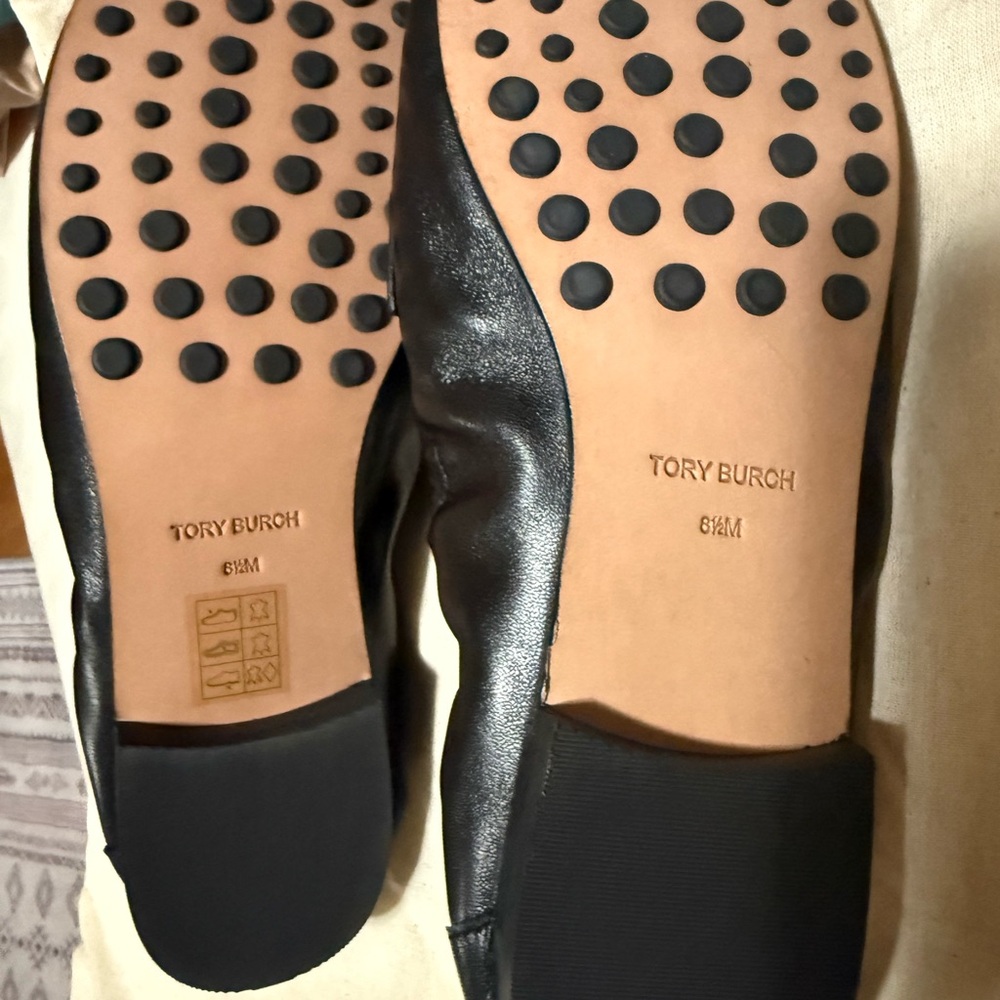 Tory Burch Black Leather Penny Loafers with Gold Logo - Picture 2 of 2